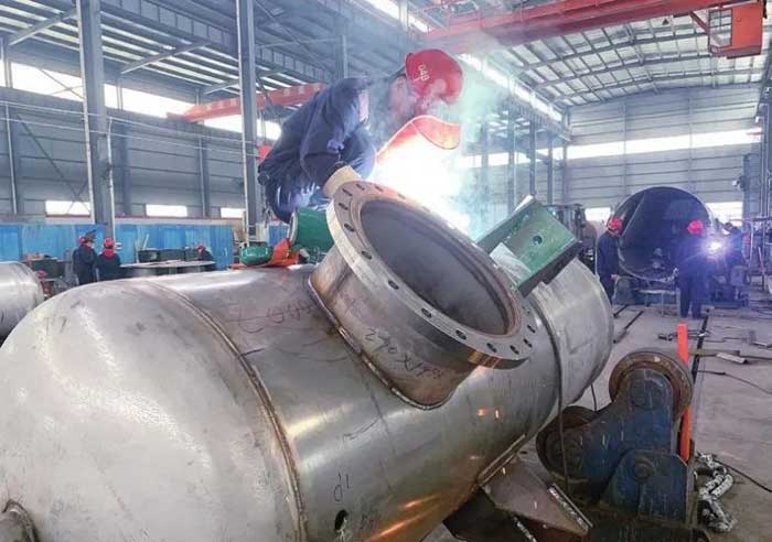 我市一鈦企業生產加工現場 我市一鈦企業生產加工現場